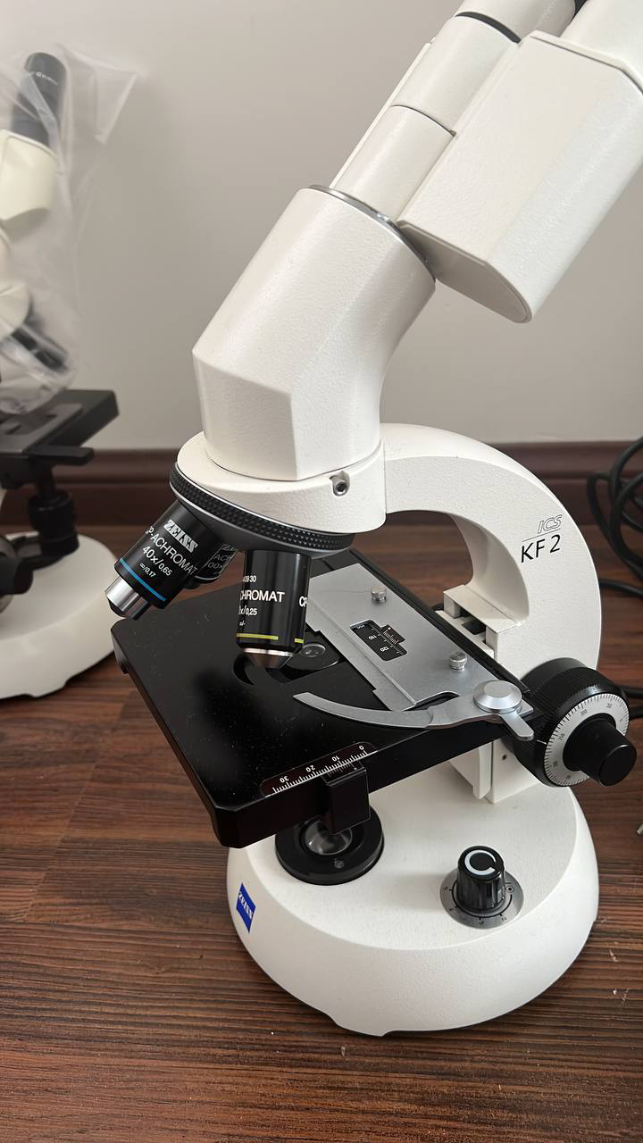 میکروسکوپ های زایس KF2 آلمان با کیفیت لنز و هد و تصویر تضمینی