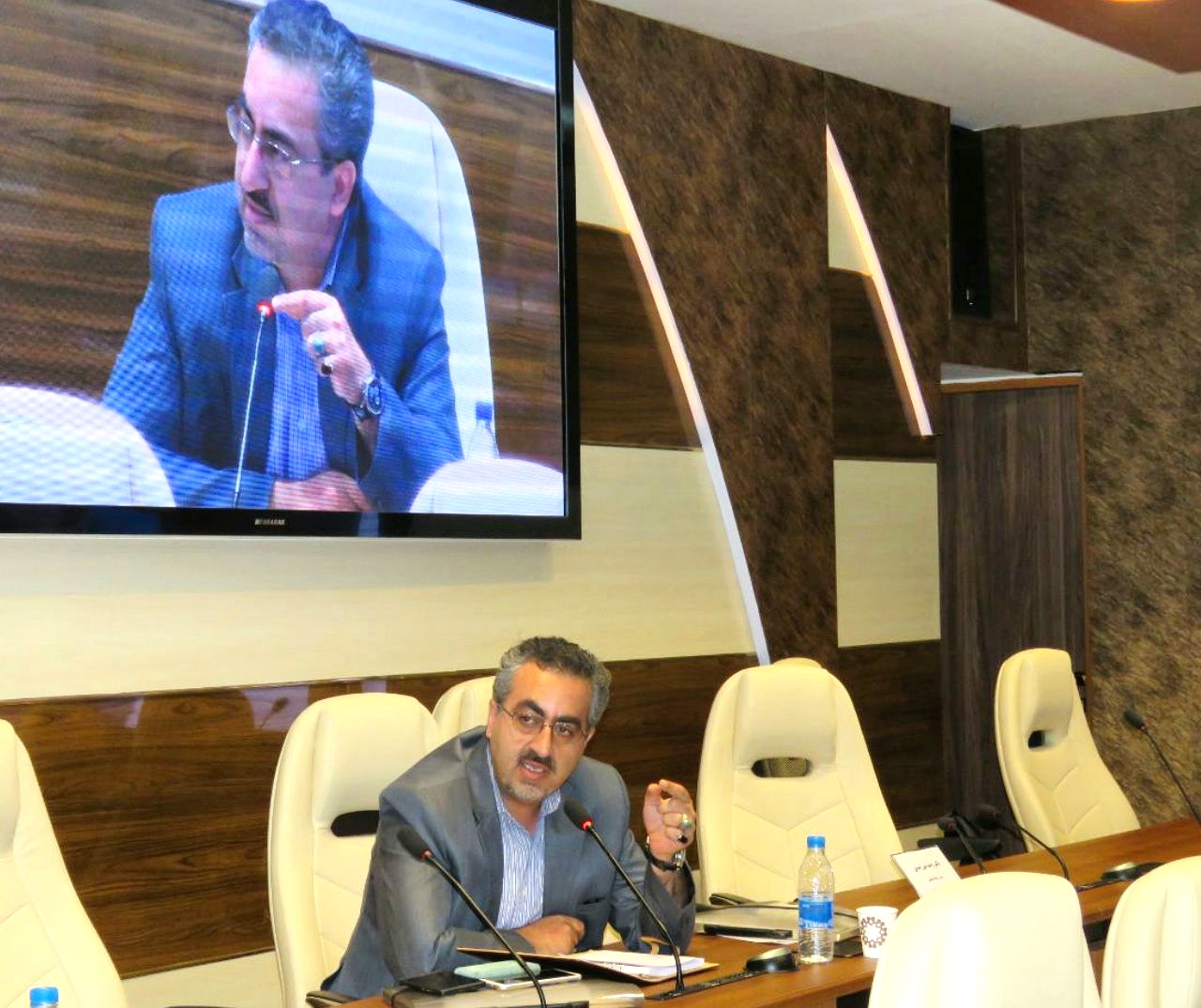 مابه التفاوت ارز دارویی پابرجاست/ دارو همچنان در فهرست کالاهای استراتژیک