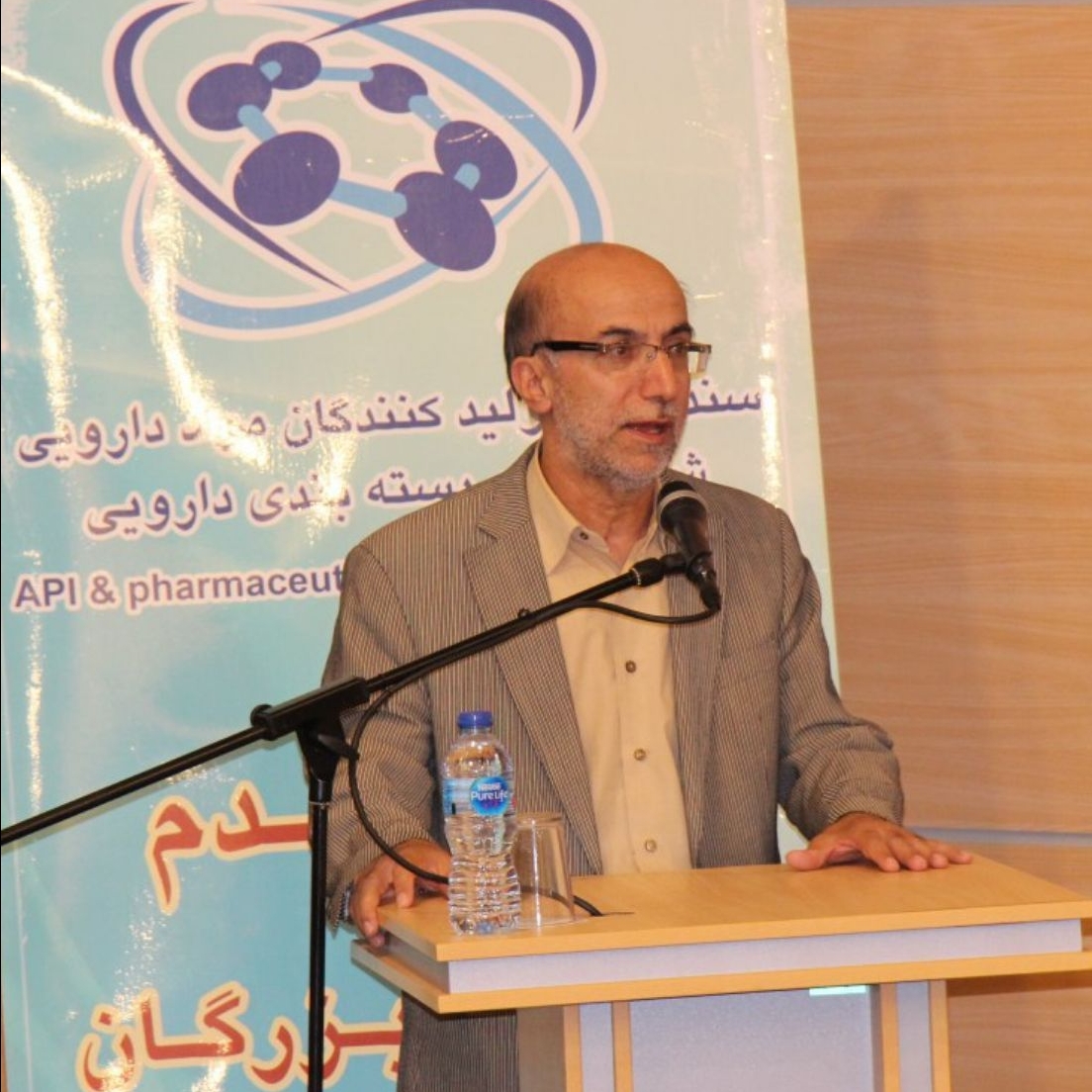 افزایش ۳۰ درصدی حد اعتبارات بانکی شرکت های دارو و تجهیزات پزشکی در سال ۹۷