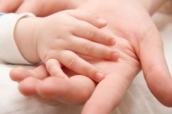 احتمال ابتلای نوزاد به آرتروز مادر