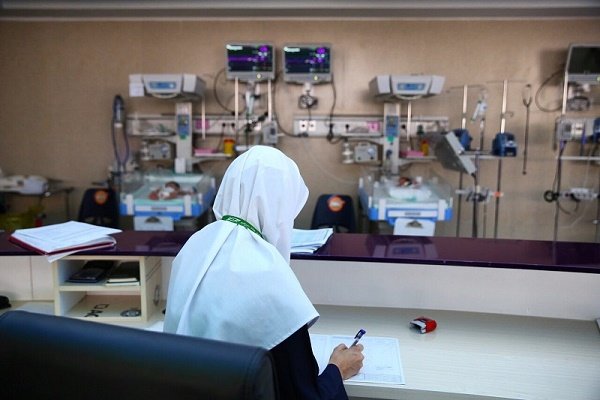 کمیسیون تلفیق به انتظار ۱۰ ساله پرستاران پایان دهد
